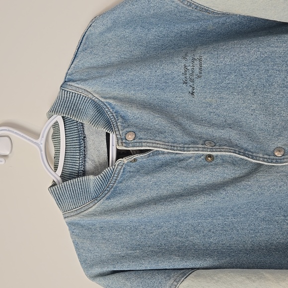 Retro 80's/90's Canadian Wolf Motif Light Blue Denim Streetwear Bomber Jacket - Picture 2 of 14